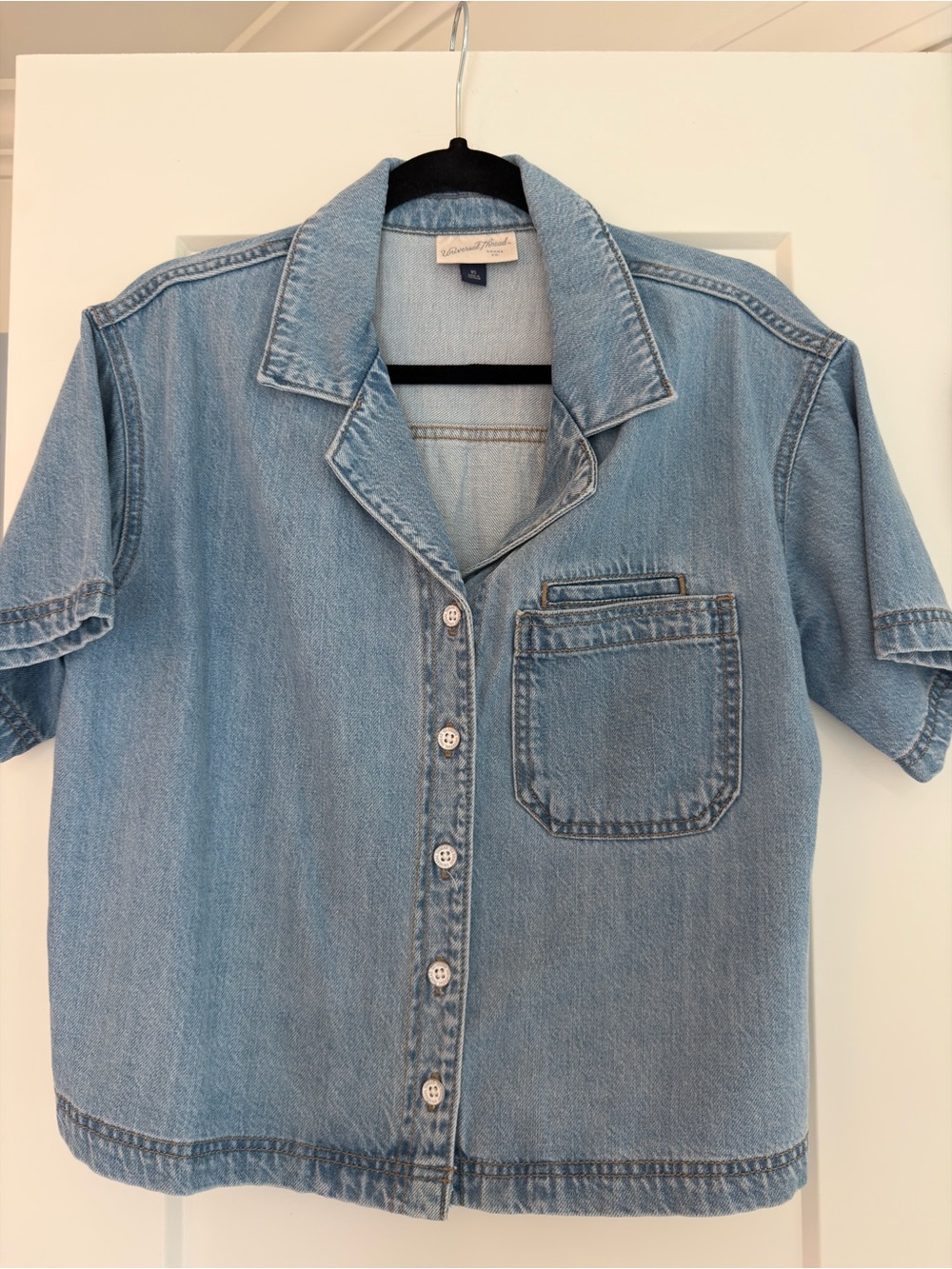 Universal Thread Light Blue Short-Sleeve Denim Button-Up Shirt